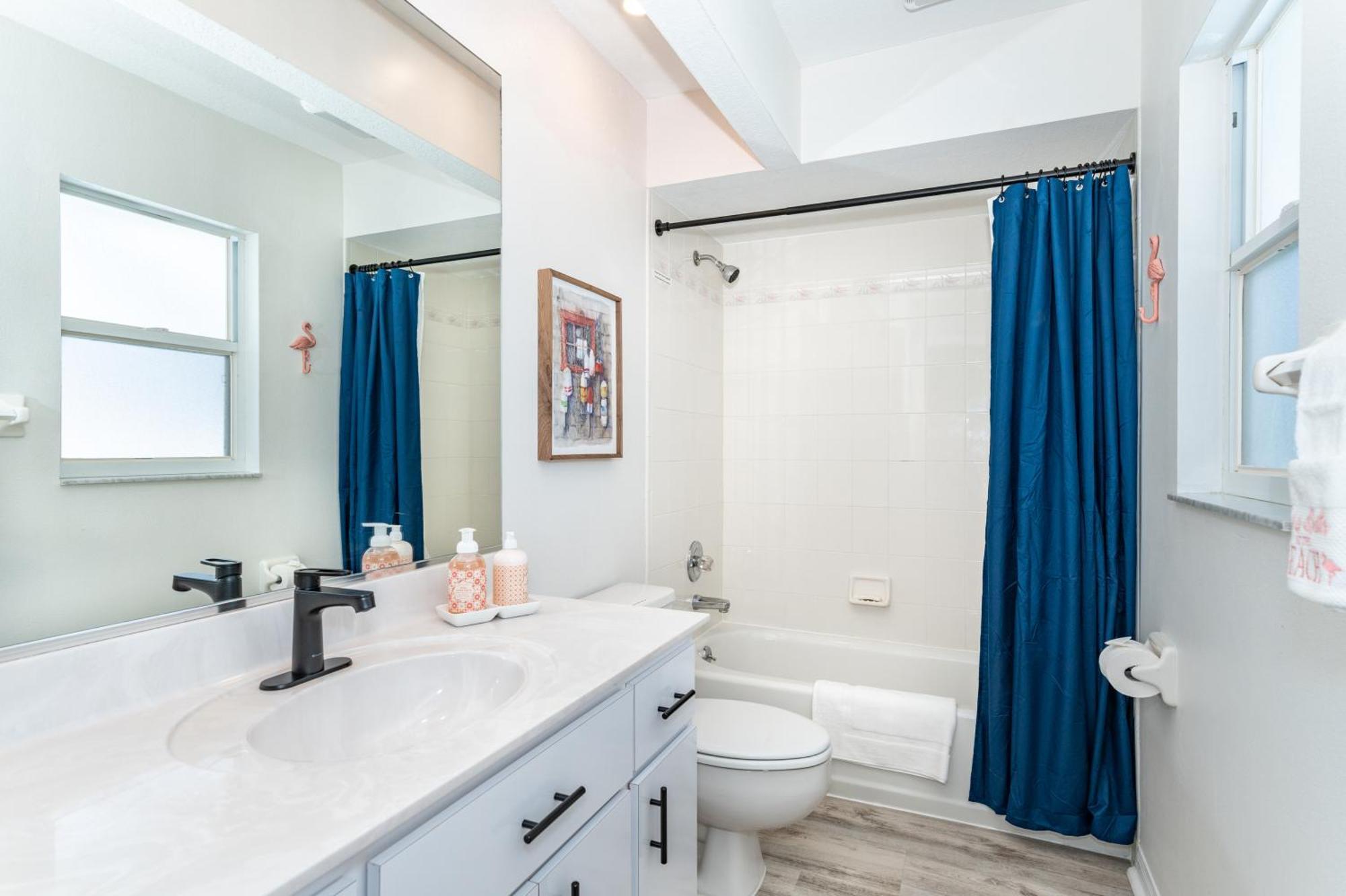 Beautiful Spacious Home! Close To Beaches - Heated Private Pool 엥글우드 외부 사진