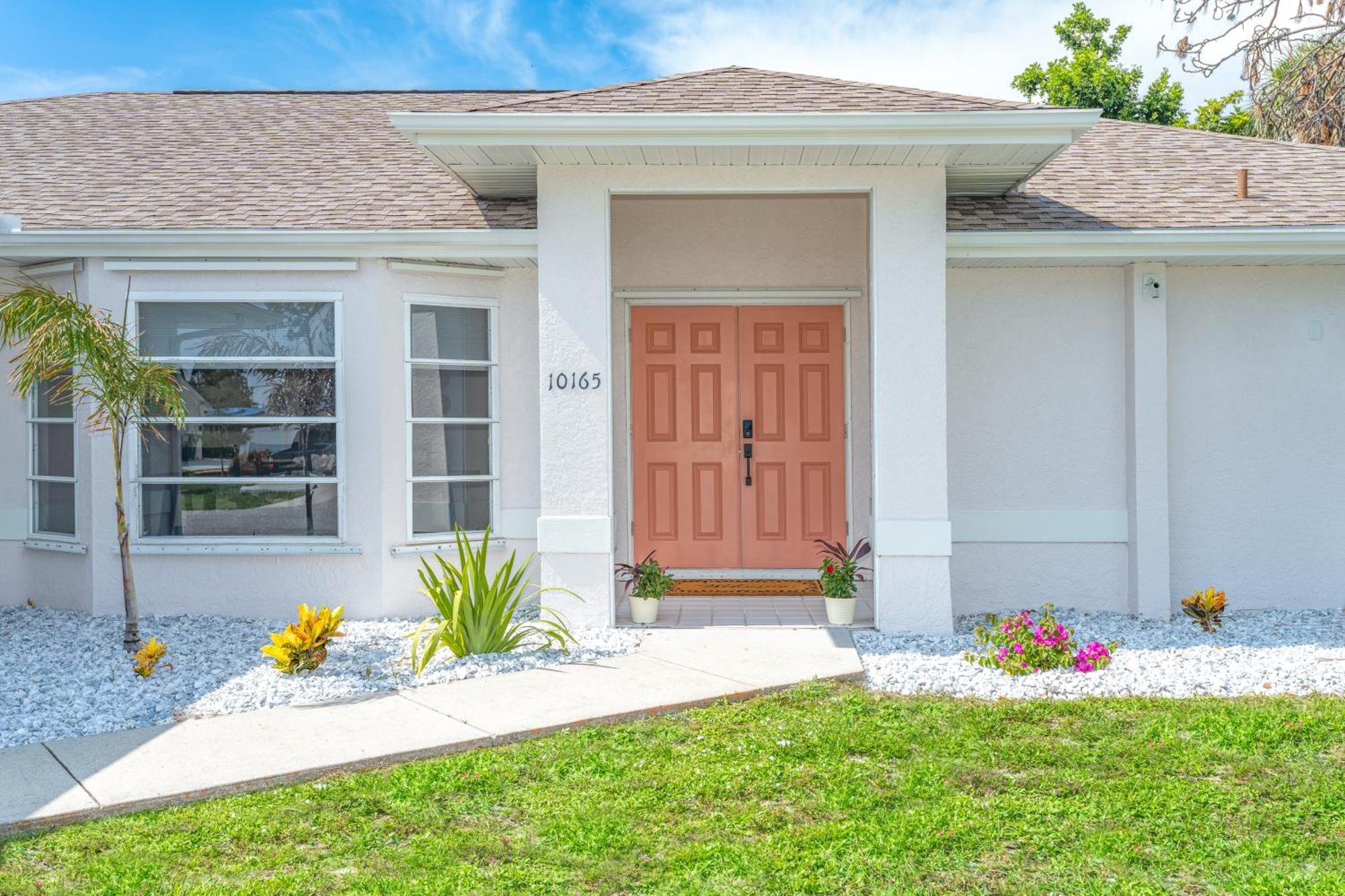 Beautiful Spacious Home! Close To Beaches - Heated Private Pool 엥글우드 외부 사진