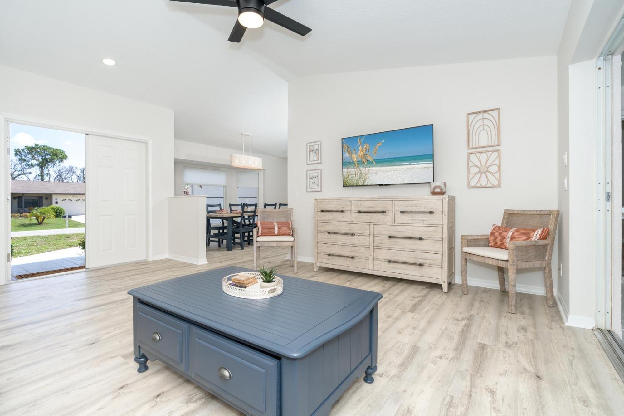 Beautiful Spacious Home! Close To Beaches - Heated Private Pool 엥글우드 외부 사진